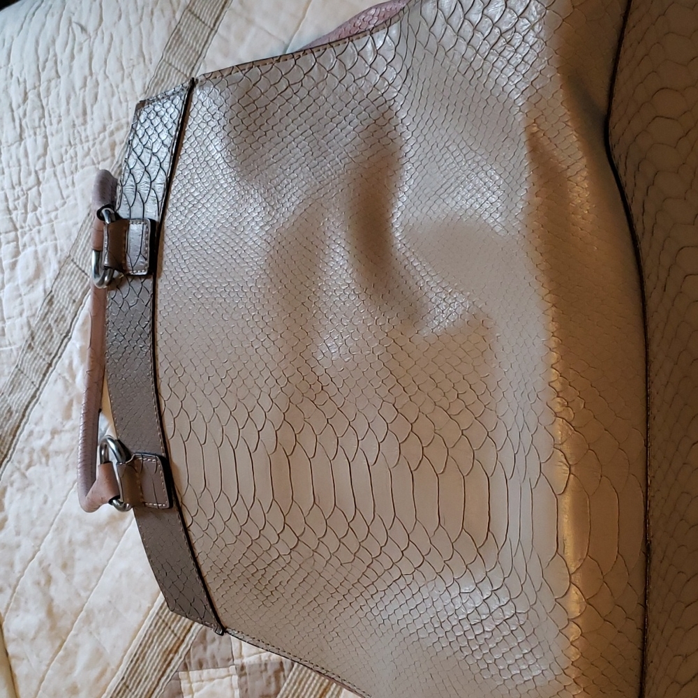 Great condition.  Pastel colors pink and gray. Plenty of storage. great details - Picture 6 of 14